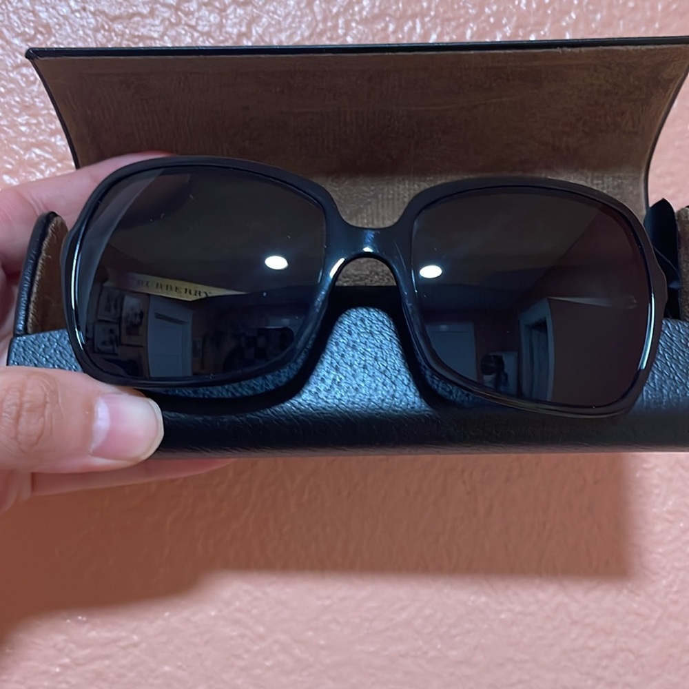 BURBERRY B 4127 OVERSIZED BLACK SUNGLASSES
